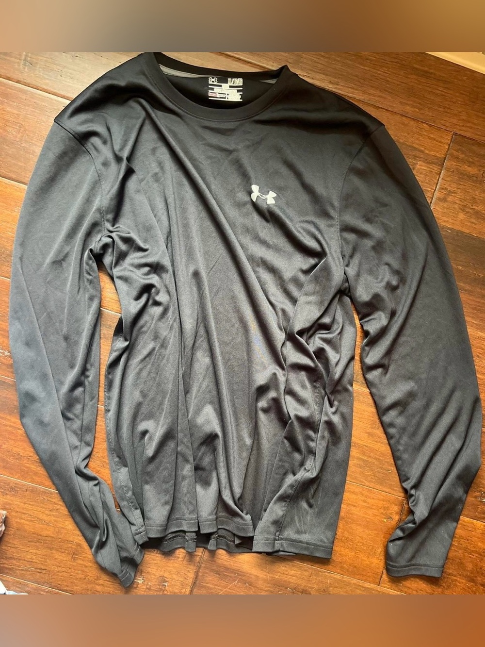 Men’s XL Under Armour Black Performance Long-Sleeve Tee with Silver Logo
